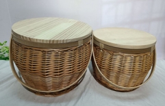 willow picnic basket with coffee table