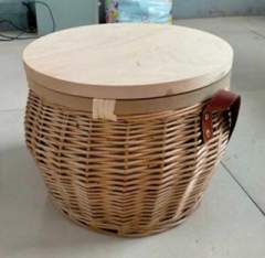 willow picnic basket with wooden lid